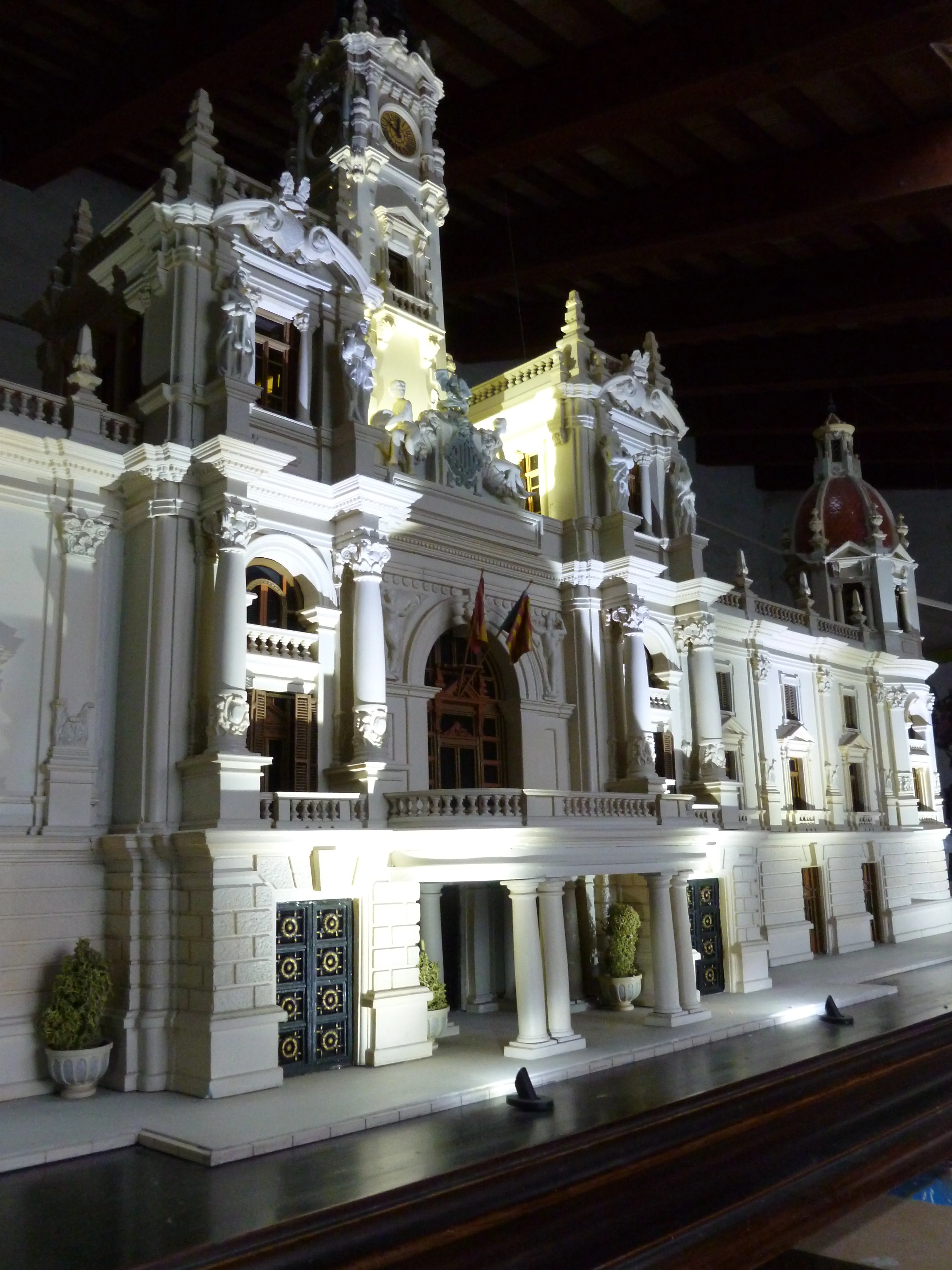 Maqueta Ayuntamiento de Valencia — vista nocturna