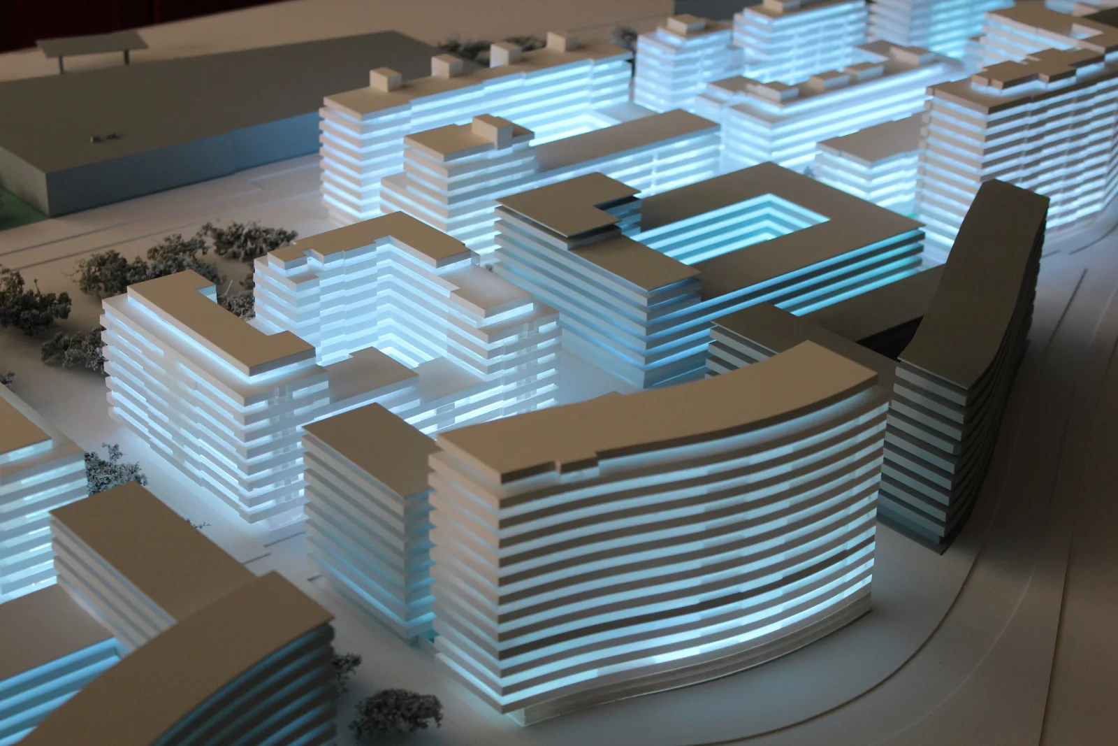 Maqueta urbanística de Arganda con iluminación LED entre forjados