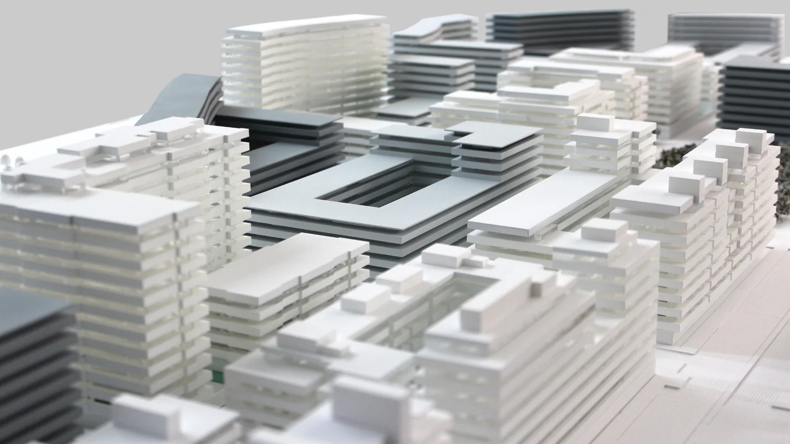 Maqueta urbanística de Arganda con manzanas de vivienda y volumetría a escala